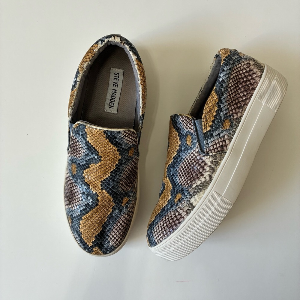 Steve Madden Gills Snake Print Slip-On Sneakers 7.5